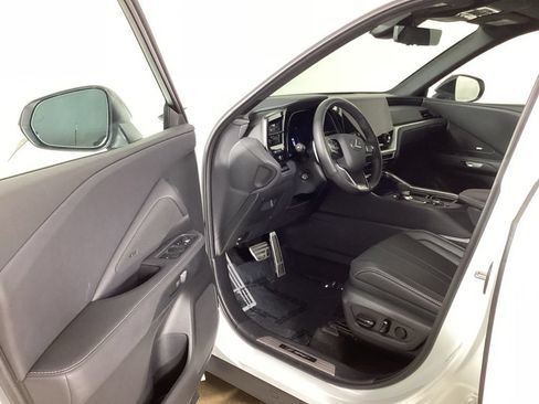 Used 2025 Lexus TX 350 AWD image 11