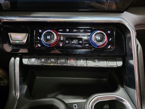 Used 2024 GMC Sierra 3500 Denali Ultimate image 24