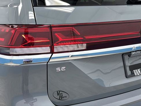 Used 2025 Volkswagen Atlas SE w/ Panoramic Sunroof Package AWD/4WD image 39