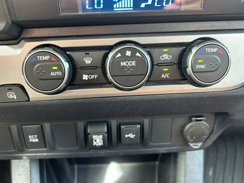 Used 2021 Toyota Tacoma SR5 RWD image 15