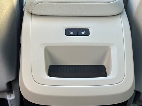 Certified 2025 Volvo XC60 B5 Core w/ Protection Package Premier image 13