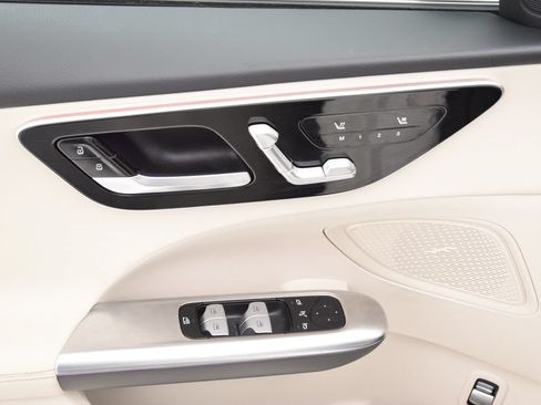 Used 2023 Mercedes-Benz C 300 Sedan image 22