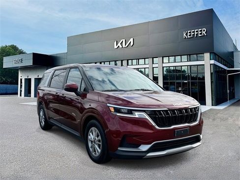 Certified 2024 Kia Carnival LX image 2