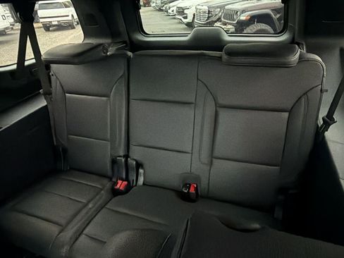Certified 2024 Chevrolet Suburban Z71 w/ Luxury Package AWD/4WD image 23