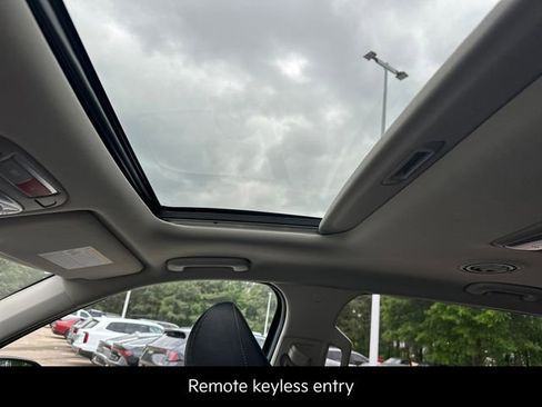 Certified 2023 Kia Telluride S w/ S Sunroof Package AWD/4WD image 17