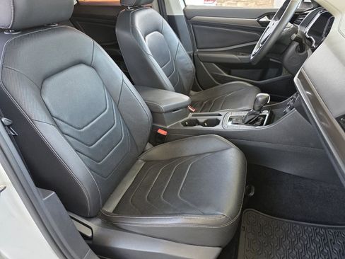 Used 2020 Volkswagen Jetta SEL Premium image 25