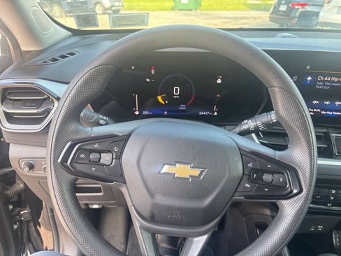 Used 2025 Chevrolet TrailBlazer LT FWD image 33