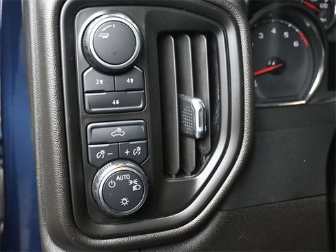 Used 2022 Chevrolet Silverado 2500 Custom w/ Custom Convenience Package image 21