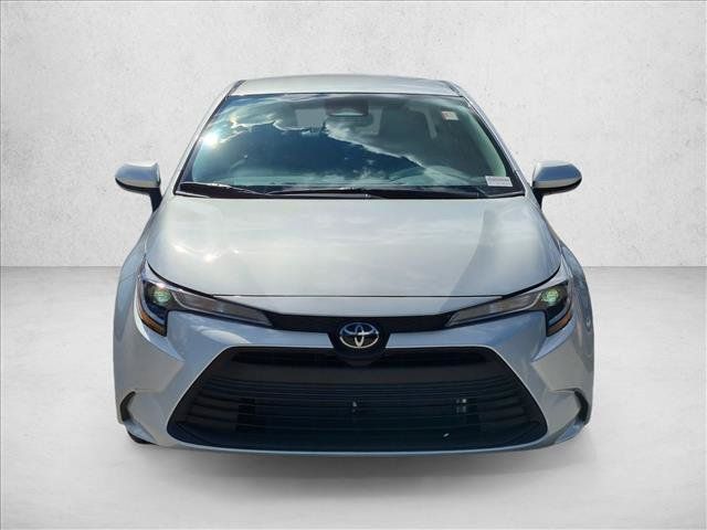 Used 2025 Toyota Corolla LE FWD image 2