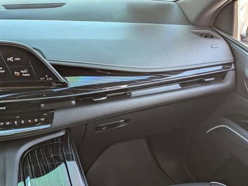 Used 2021 Cadillac Escalade Sport w/ Driver Assist Tech Package image 17