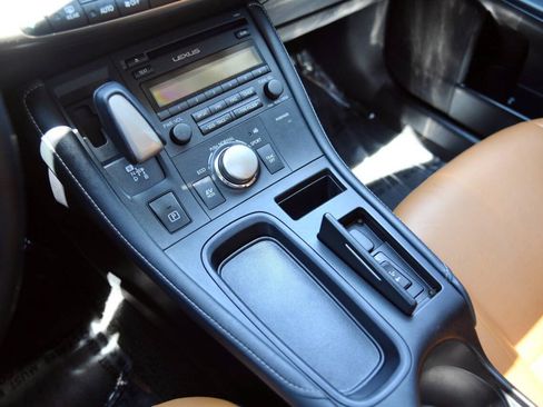Used 2015 Lexus CT 200h FWD image 29