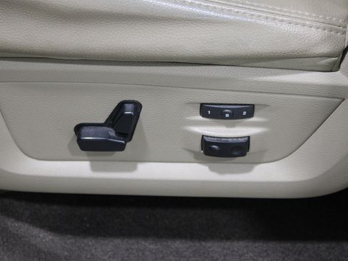 Used 2012 RAM 1500 Laramie AWD/4WD image 5