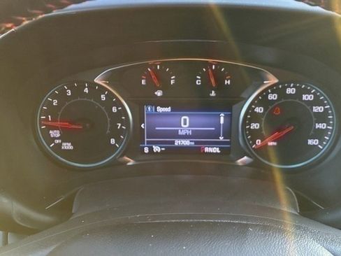 Used 2022 Chevrolet Equinox RS w/ LPO, Floor Liner Package image 7