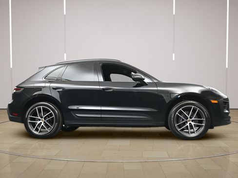 New 2026 Porsche Macan AWD/4WD image 30