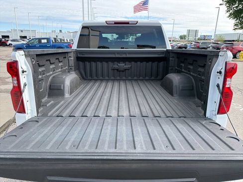 Used 2024 Chevrolet Silverado 1500 Custom Trail Boss w/ LPO, Dark Essentials Package AWD/4WD image 12