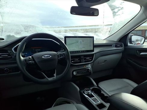 Used 2024 Ford Escape Platinum image 8