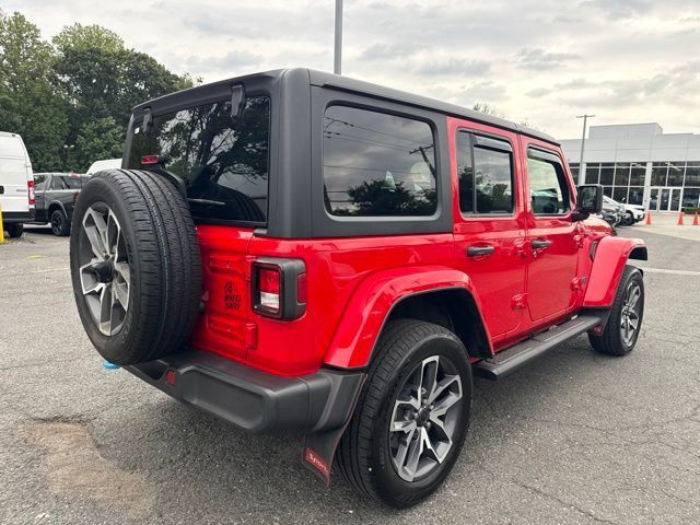 Used 2024 Jeep Wrangler Unlimited w/ Convenience Group AWD/4WD image 13