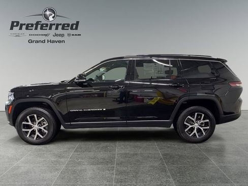 Used 2024 Jeep Grand Cherokee L Limited w/ Luxury Tech Group II image 9