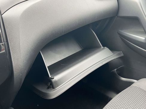 Used 2022 Nissan Rogue Sport S image 33