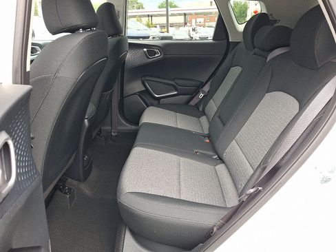 Used 2024 Kia Soul EX FWD image 11