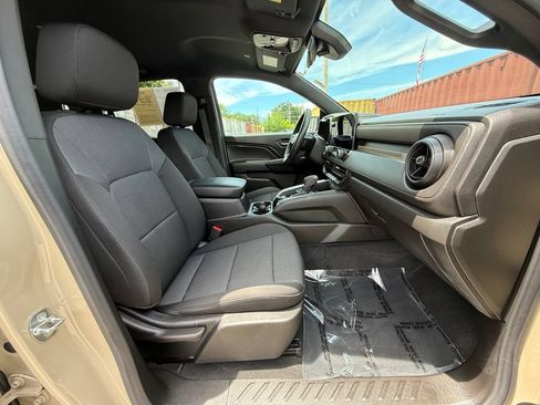 Used 2023 Chevrolet Colorado Trail Boss w/ Technology Package AWD/4WD image 23