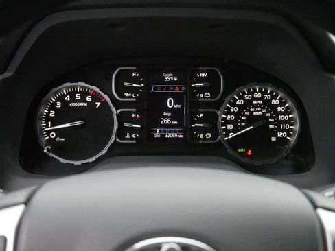 Used 2019 Toyota Tundra SR5 image 21