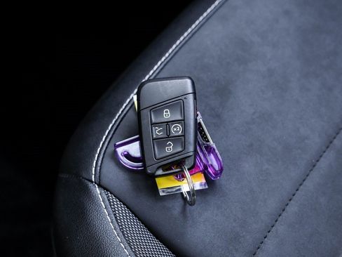 Used 2022 Volkswagen Taos SE image 70