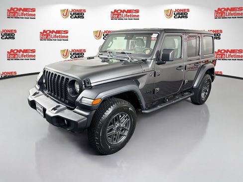 Used 2024 Jeep Wrangler Unlimited Sport AWD/4WD image 12