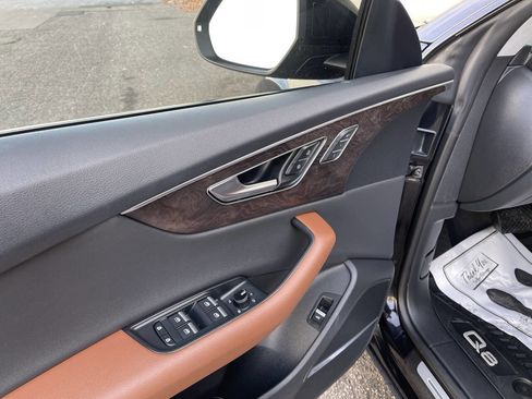 Used 2020 Audi Q8 Premium Plus w/ Premium Plus Package image 8