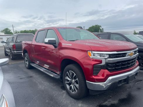 Used 2023 Chevrolet Silverado 1500 LT w/ Protection Package AWD/4WD image 2