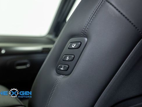 Used 2025 Genesis GV60 Advanced AWD/4WD image 35