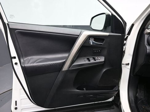 Used 2013 Toyota RAV4 Limited image 30