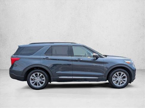 Certified 2023 Ford Explorer XLT w/ Equipment Group 202A RWD image 4
