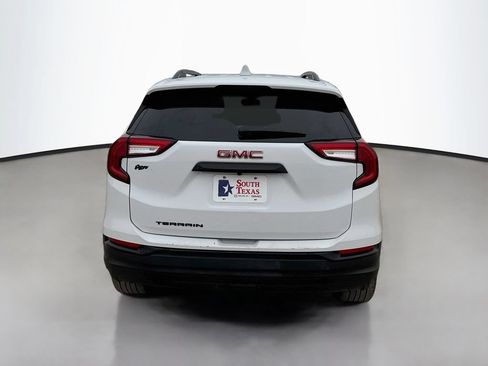 Used 2024 GMC Terrain SLE w/ Driver Convenience Package FWD image 6