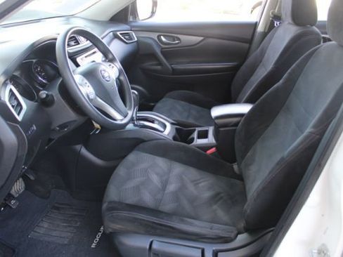 Used 2016 Nissan Rogue S image 9