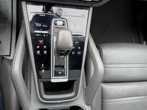Used 2020 Porsche Cayenne AWD/4WD image 21