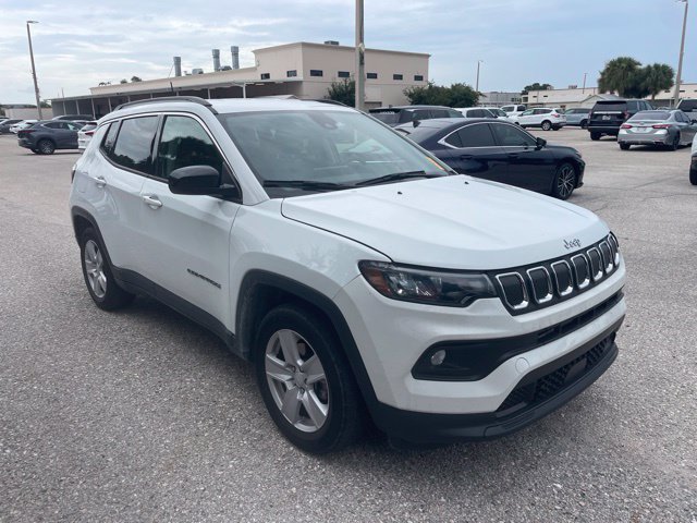 Used 2022 Jeep Compass Latitude FWD image 1