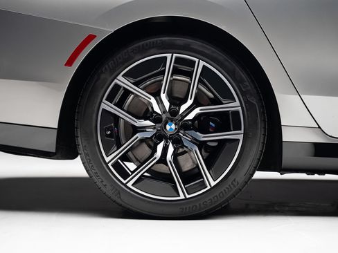 Used 2023 BMW 740i RWD image 35
