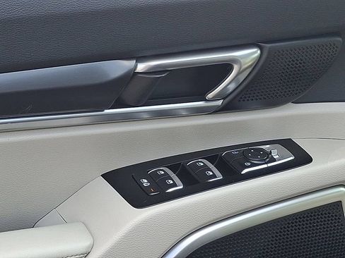 Certified 2024 Kia Telluride S w/ S Sunroof Package AWD/4WD image 12