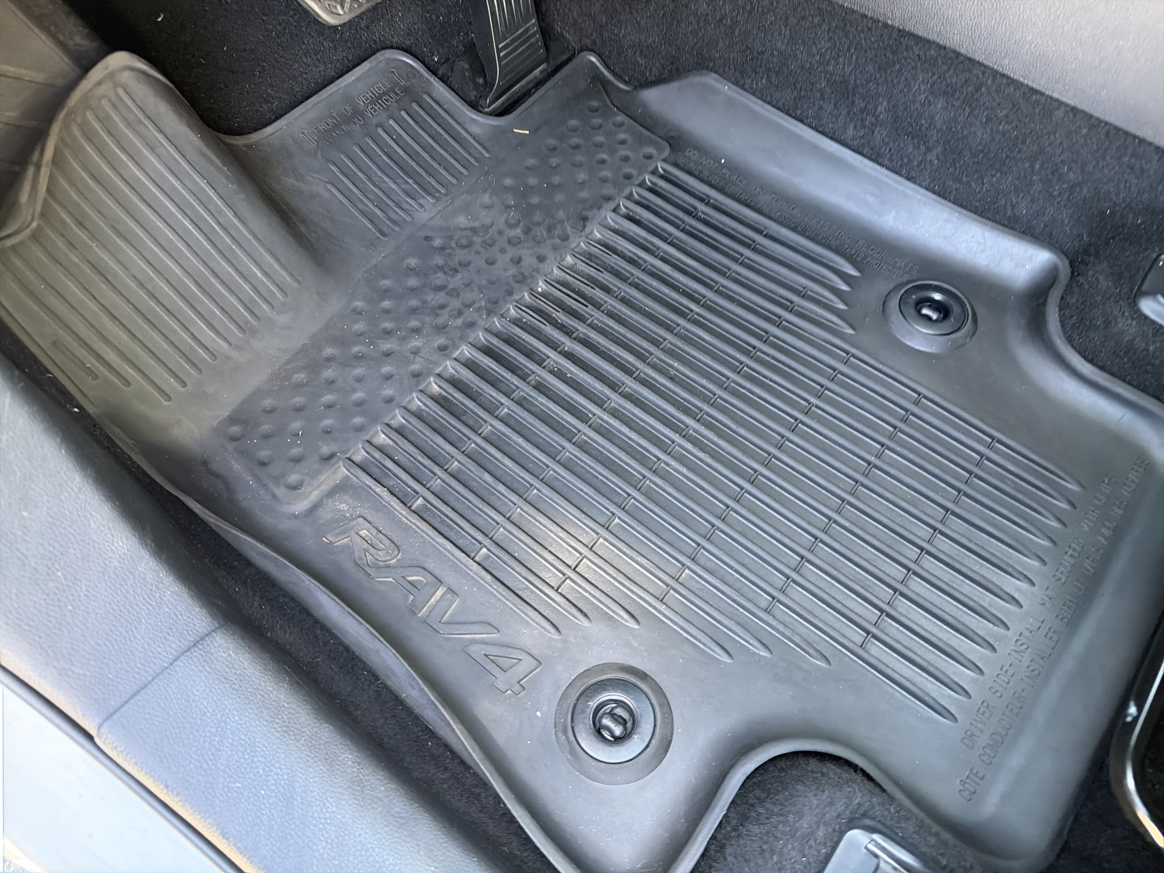 Used 2024 Toyota RAV4 LE AWD/4WD image 17