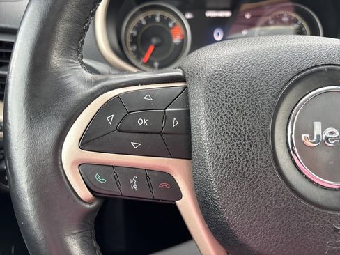 Used 2016 Jeep Cherokee Limited image 23