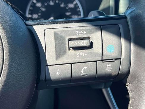 Used 2023 Nissan Rogue SV w/ SV Premium B Package image 21