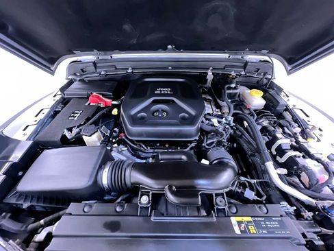 Used 2018 Jeep Wrangler Unlimited Sport S AWD/4WD image 11