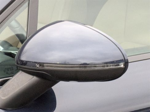 Used 2019 Porsche Macan w/ Premium Package Plus image 12