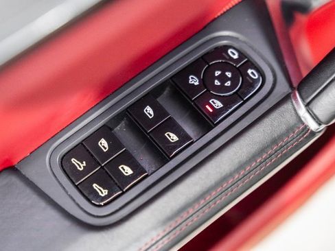 Used 2021 Porsche Cayenne Turbo image 37