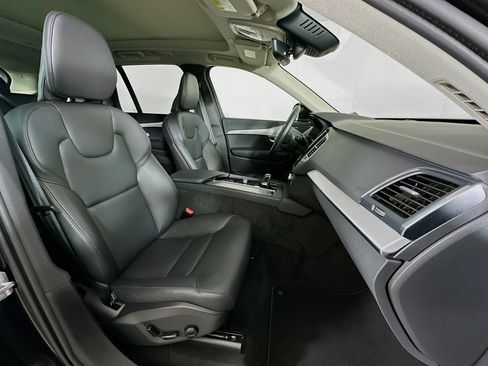 Used 2025 Volvo XC90 B5 Core image 34