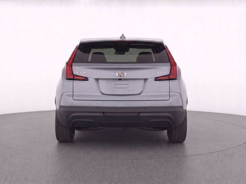 Used 2024 Cadillac XT4 Luxury w/ Cold Weather Package FWD image 6