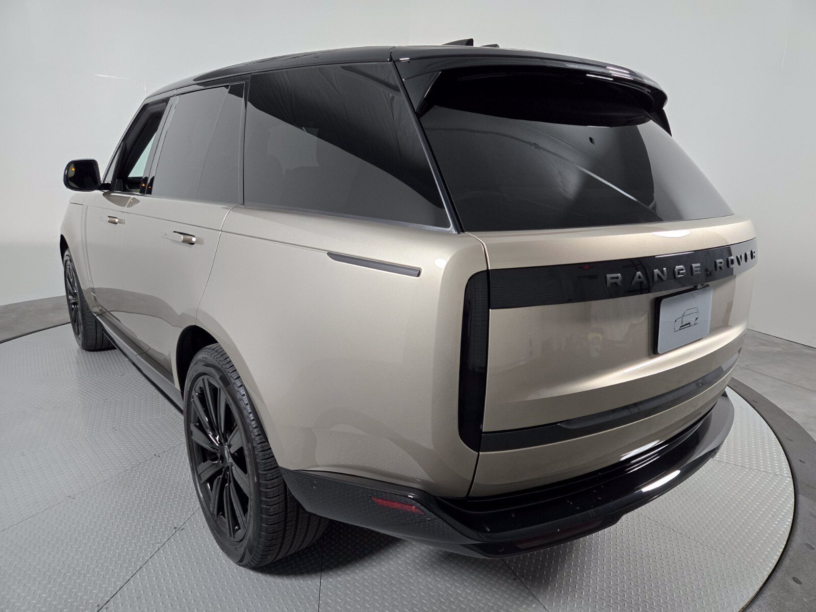 Used 2025 Land Rover Range Rover SE AWD/4WD image 17
