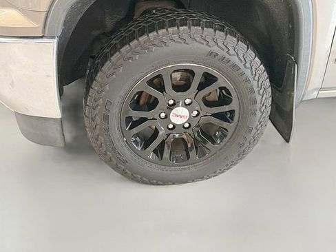 Used 2017 GMC Sierra 1500 SLE w/ SLE Value Package image 26