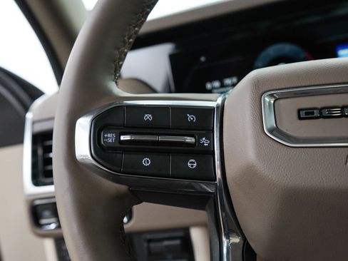 Used 2025 GMC Yukon Denali w/ Denali Reserve Package AWD/4WD image 29